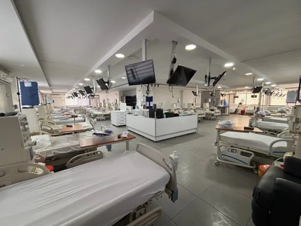 Photos of Daviva Healthcare dialysis centres.